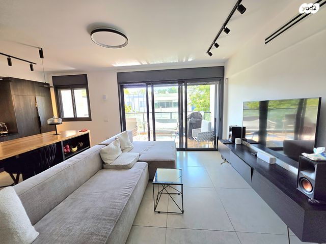 דירה, וייצמן, קרית שז"ר, רעננה