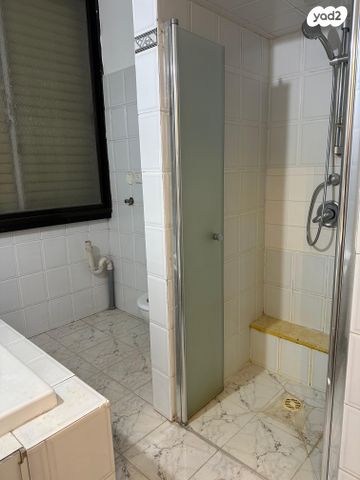 דירה, עלומים, אזור הבילויים, רמת גן