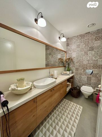 דירה, קניוק יורם, גני שרונה, קרית הממשלה, תל אביב יפו