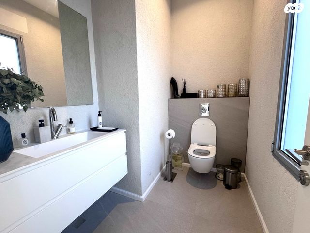 דו משפחתי, הגורן, הגורן וחצרות איכרים, עתלית