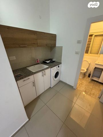 דירה, דרך ישראל בר יהודה 1, העיר התחתית, ואדי סאליב, חיפה