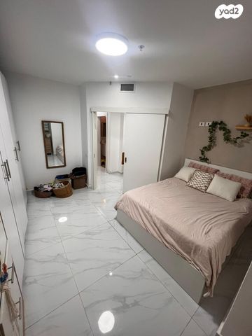 דירת גן, הרב קוקיס 12, בת ים