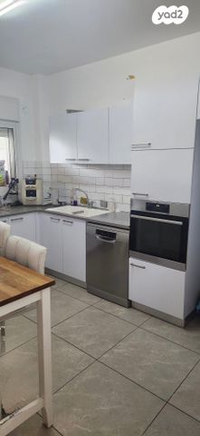 דירה, אושר גולדוסר, כפר גנים ג, פתח תקווה