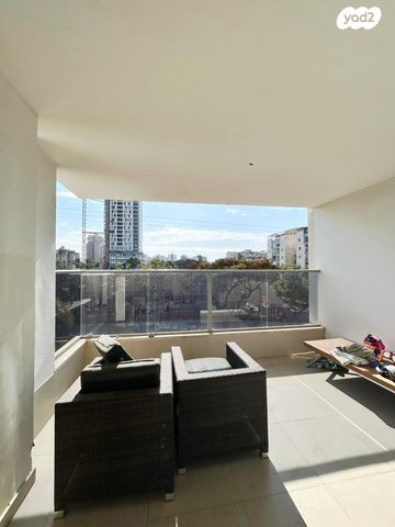 דירה, קרן היסוד 4, קרית שרת מערב, חולון