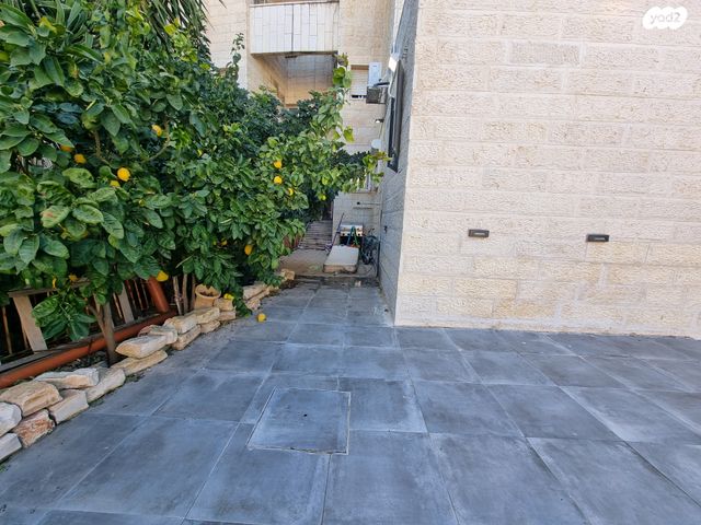 דירת גן, פסגת זאב, ירושלים