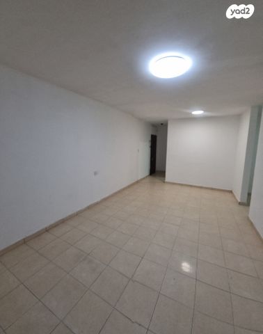 דירה, משה שרת 48, קרית שרת מערב, חולון