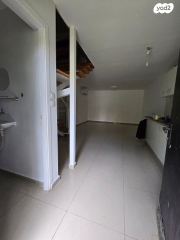 בית פרטי/ קוטג', רינתיה