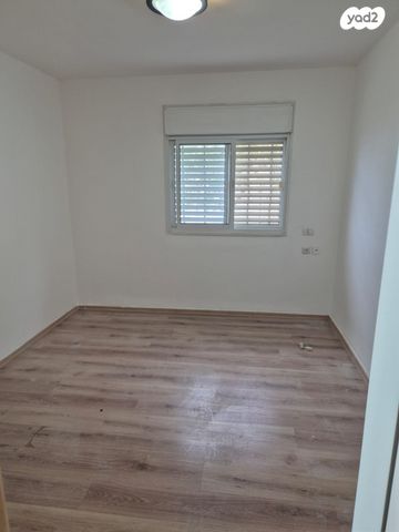 דירת גן, הברוש, איילת הכרמל, טירת כרמל