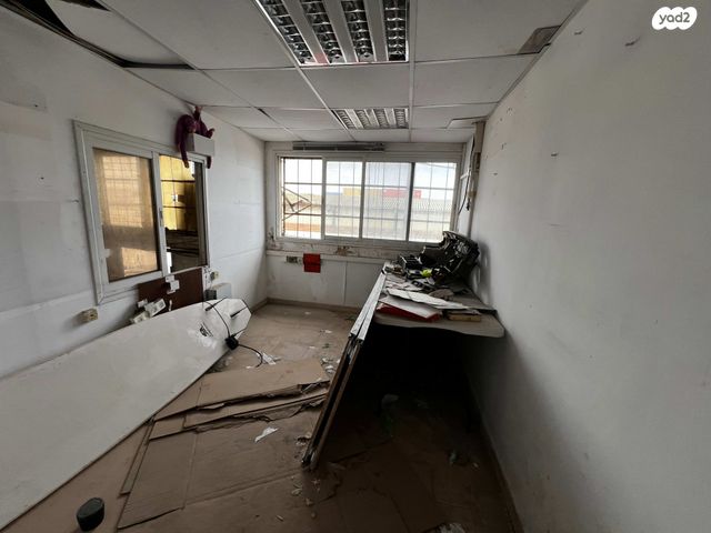 מחסנים, אזור תעשיה מפרץ, חיפה