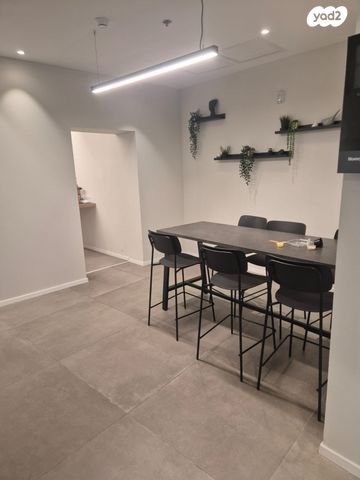 חנויות/ שטח מסחרי, שדרות הפלי"ם 2, קרית הממשלה ע"ש רבין, חיפה