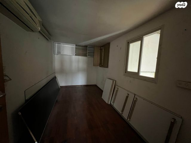 מחסנים, אזור תעשיה מפרץ, חיפה