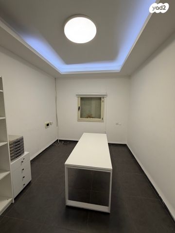 משרדים, קרן היסוד 22, מרכז העיר, סביניה, הוותיקה, קרית ביאליק