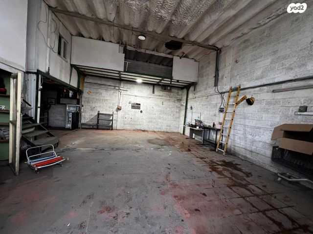 מחסנים, אזור תעשיה מפרץ, חיפה