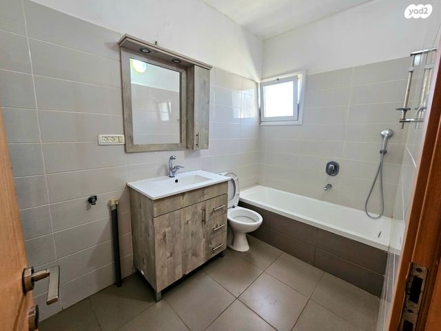 משרדים, טירת יהודה, טירת יהודה