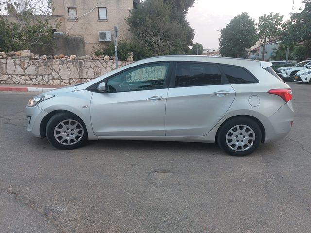 יונדאי i30