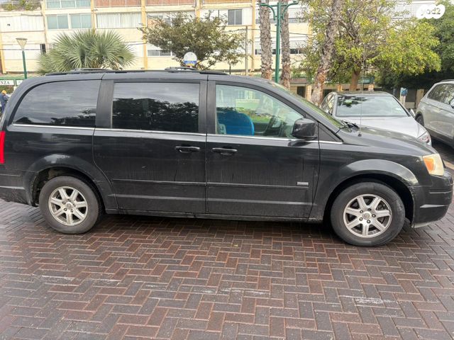 קרייזלר טאון אנד קאנטרי