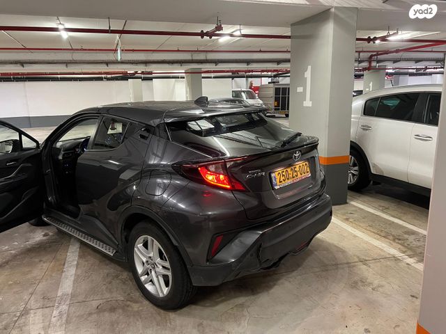 טויוטה C-HR