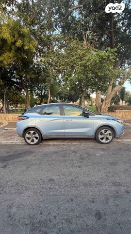 מודעת רכב ג׳ילי Geometry C