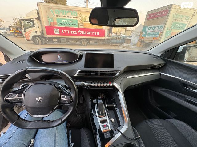 פיג'ו 3008