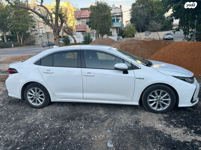 טויוטה קורולה