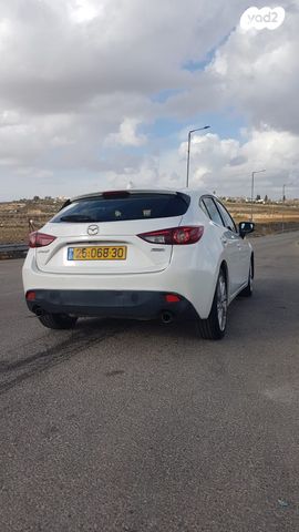 מודעת רכב מאזדה 3