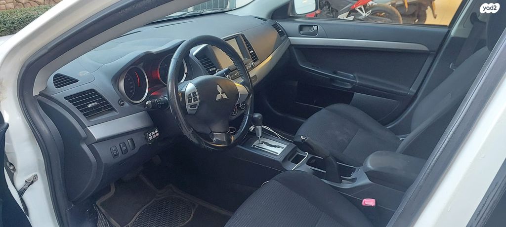 מיצובישי לנסר