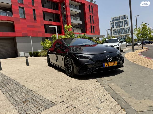 מודעת רכב מרצדס-בנץ EQE