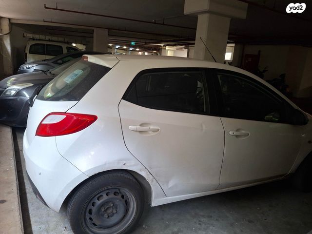 מודעת רכב מאזדה 2