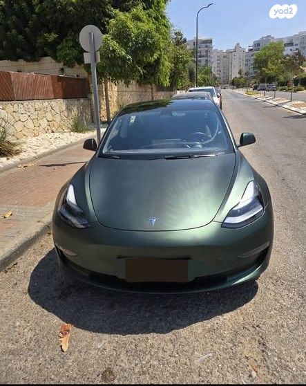 מודעת רכב טסלה מודל 3