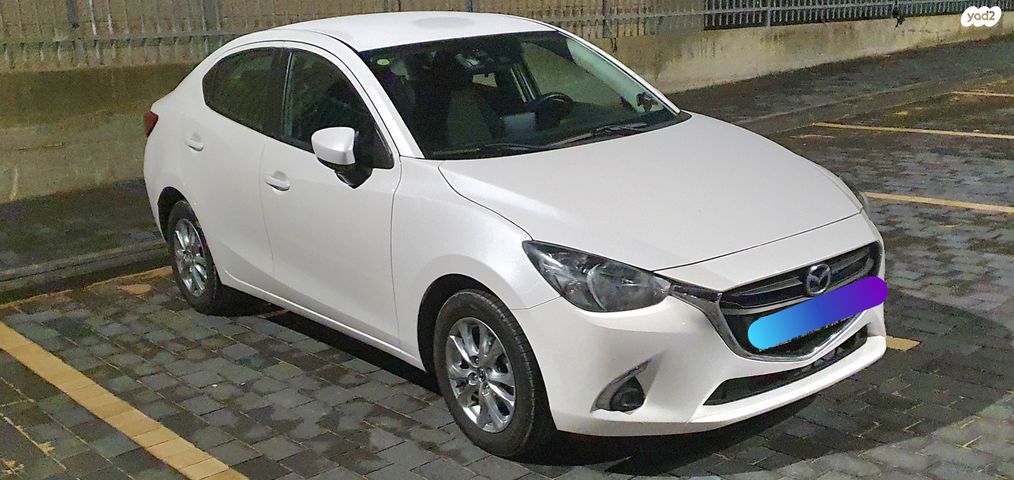 מודעת רכב מאזדה 2