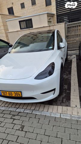 מודעת רכב טסלה מודל Y