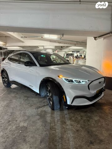 מודעת רכב פורד מוסטנג Mach-E