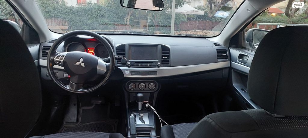 מיצובישי לנסר