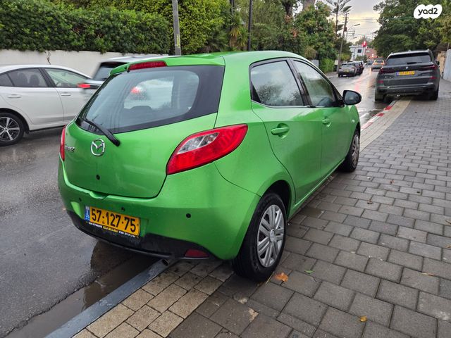 מודעת רכב מאזדה 2