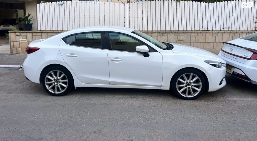 מודעת רכב מאזדה 3