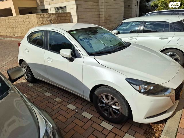 מודעת רכב מאזדה 2