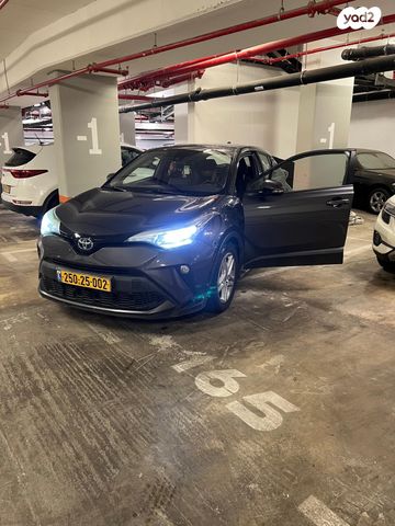 מודעת רכב טויוטה C-HR