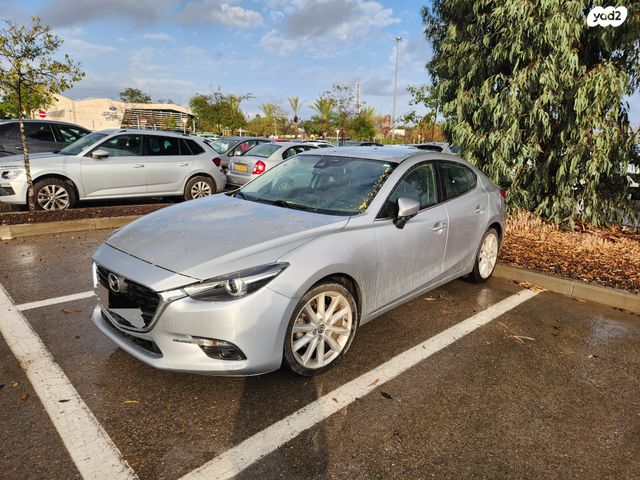 מאזדה 3