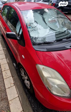 טויוטה יאריס