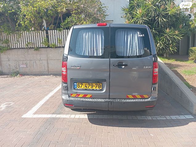 יונדאי H-1 / i800