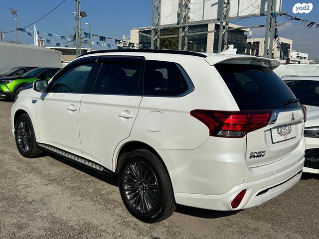 מיצובישי אאוטלנדר