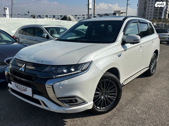 מיצובישי אאוטלנדר