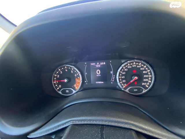 מודעת רכב ג'יפ רנגייד