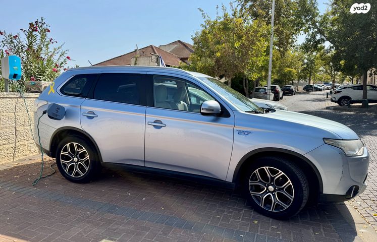 מיצובישי אאוטלנדר