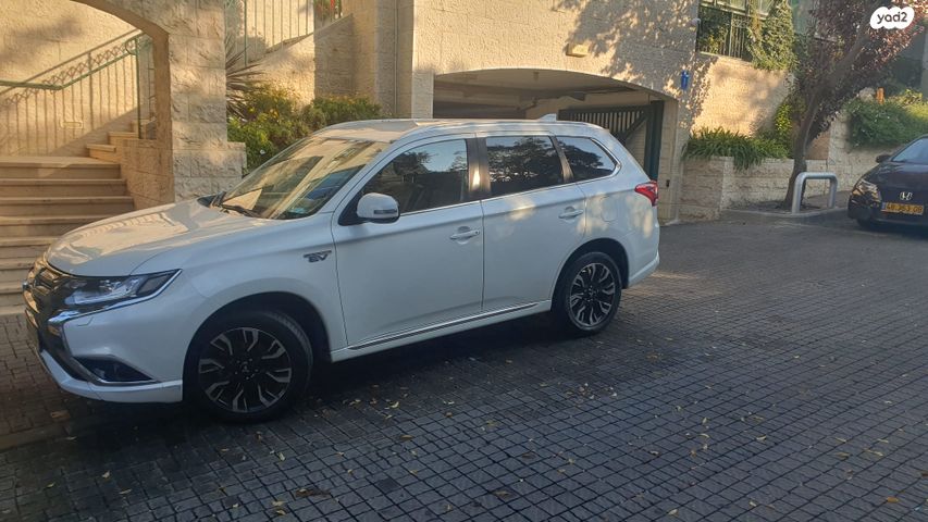 מיצובישי אאוטלנדר