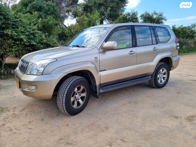 טויוטה לנד קרוזר