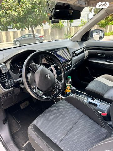 מיצובישי אאוטלנדר