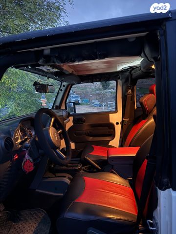 מודעת רכב ג'יפ רנגלר