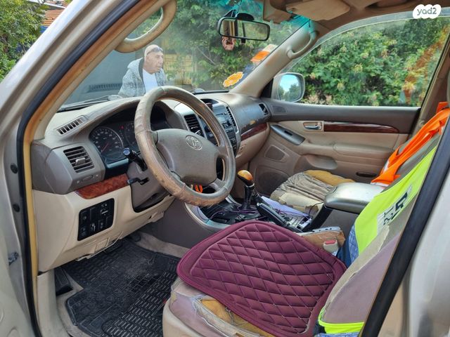 טויוטה לנד קרוזר