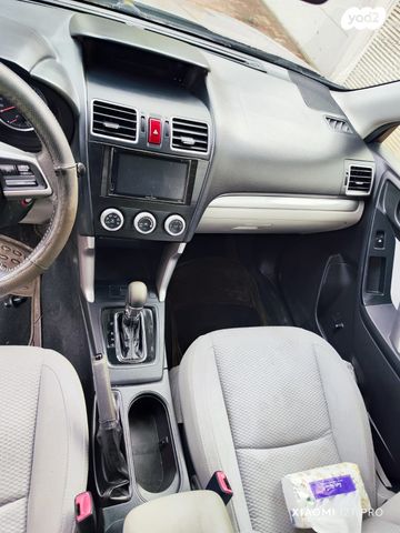 סובארו פורסטר